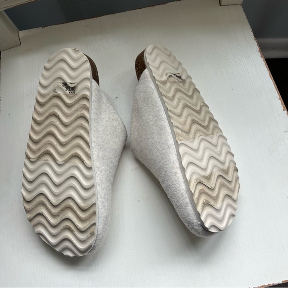 Gap Slip-On Clogs Off-White Size 8 - Picture 5 of 6